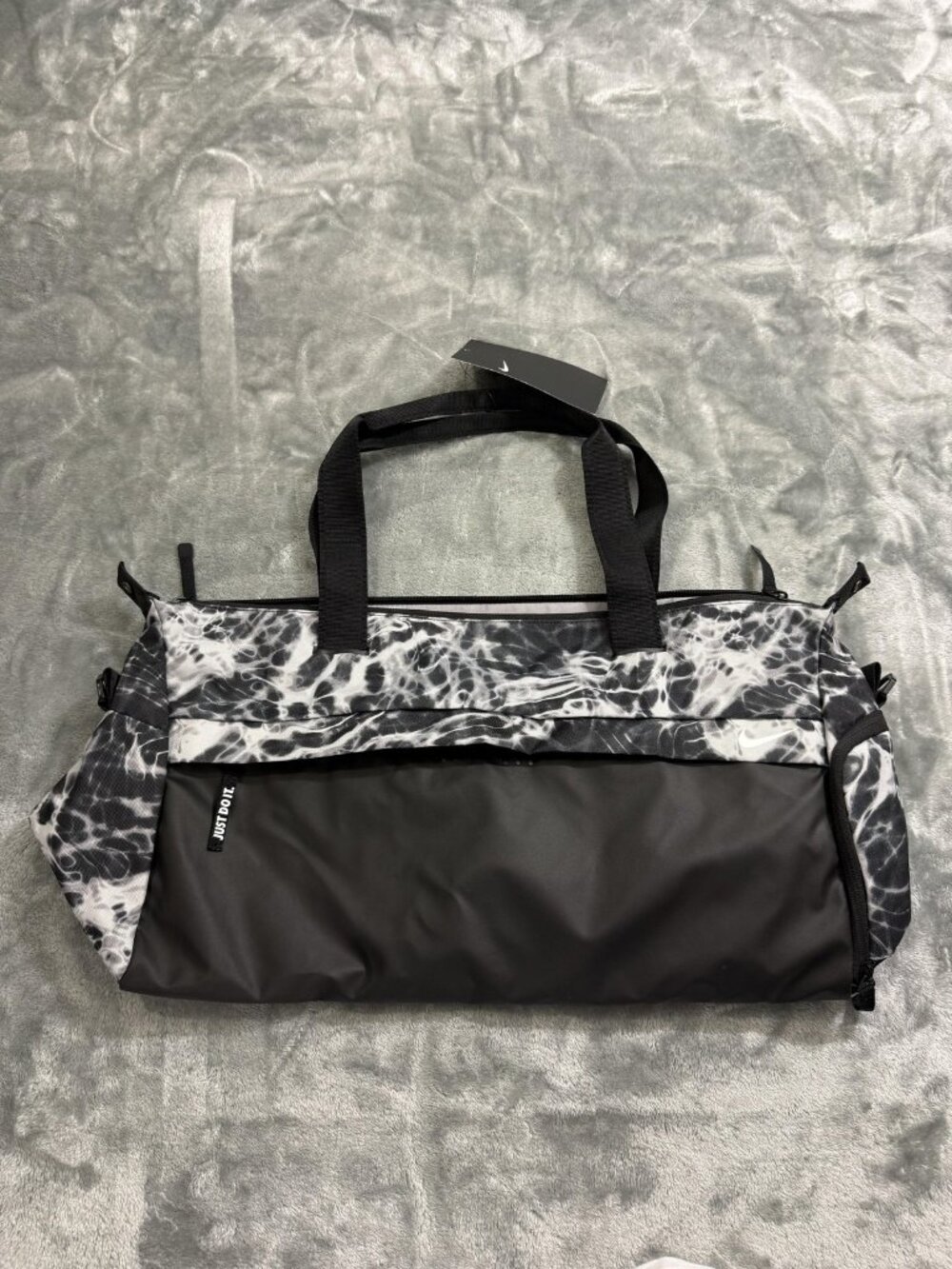 New Nike Grip Duffel Bag Mens Small Black White Gym Shoe Compartment BA5872 027